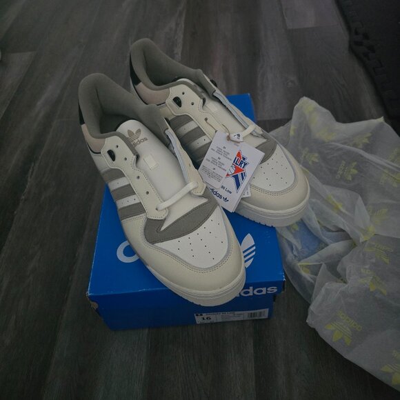 Mens Adidas Rivalry 86 Low - Picture 9 of 13